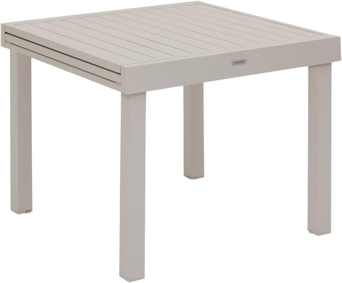 Test de la table de jardin extensible Piazza par Hespéride