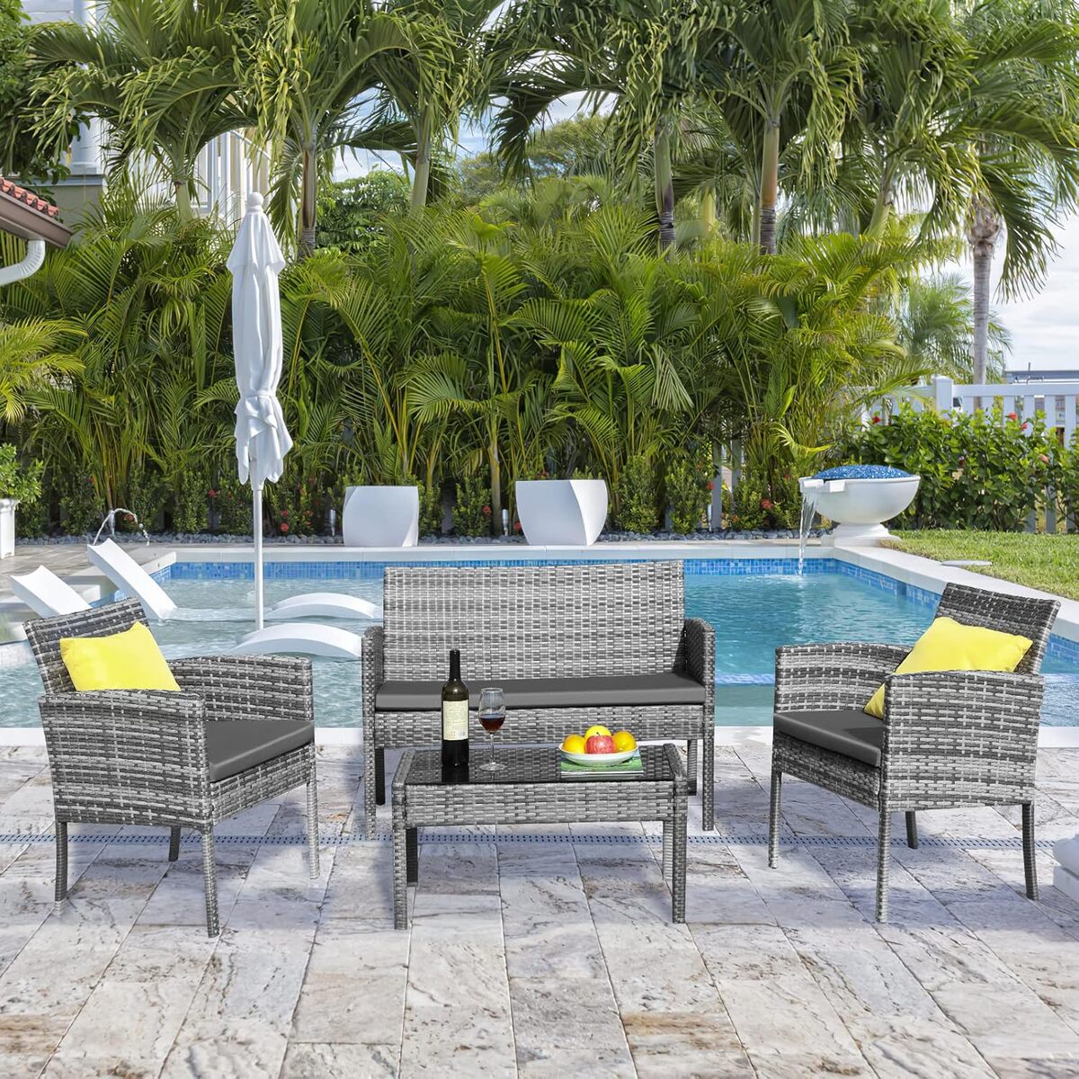 Test : salon de jardin en polyrotin PE pour 4 personnes