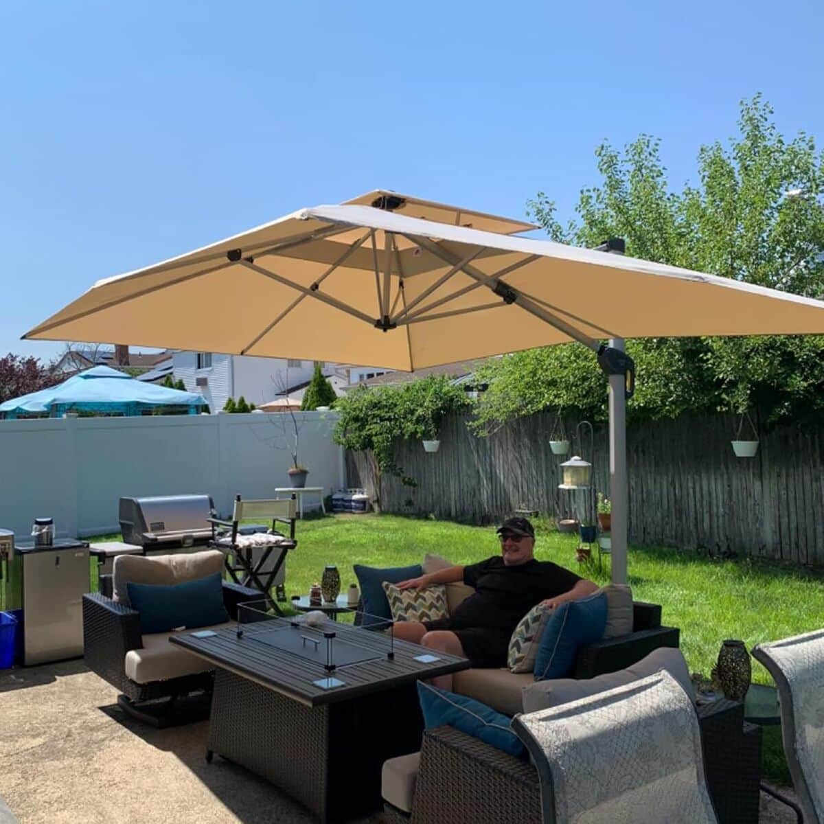 Test du parasol déporté Purple Leaf : pourquoi opter pour ce modèle ?