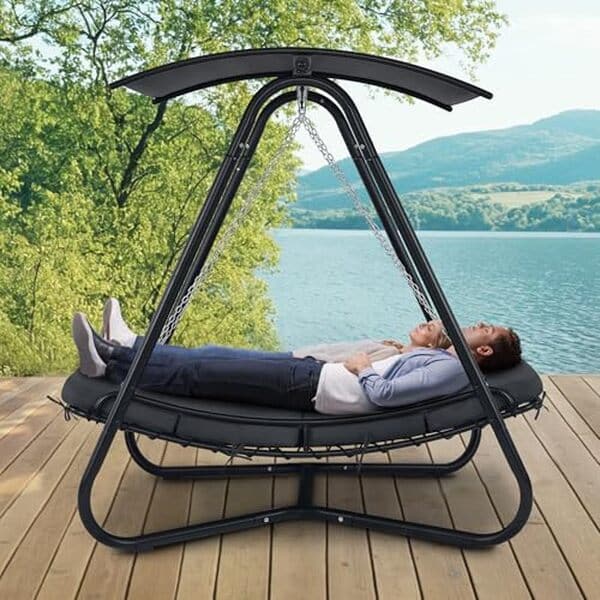 Découvrez la balançoire hollywoodienne MCombo 8012 : ajustable, résistante et idéale pour votre jardin. Profitez d'un confort exceptionnel pour vos moments de détente.