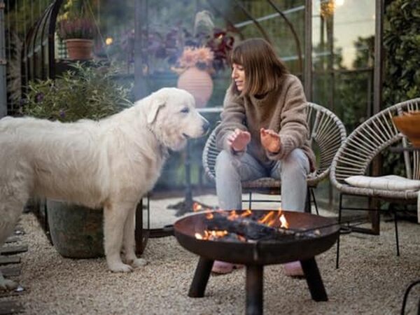 Découvrez notre test complet du brasero Perel en fonte de 75 cm : performances, avantages et avis pour bien choisir votre brasero de jardin. 